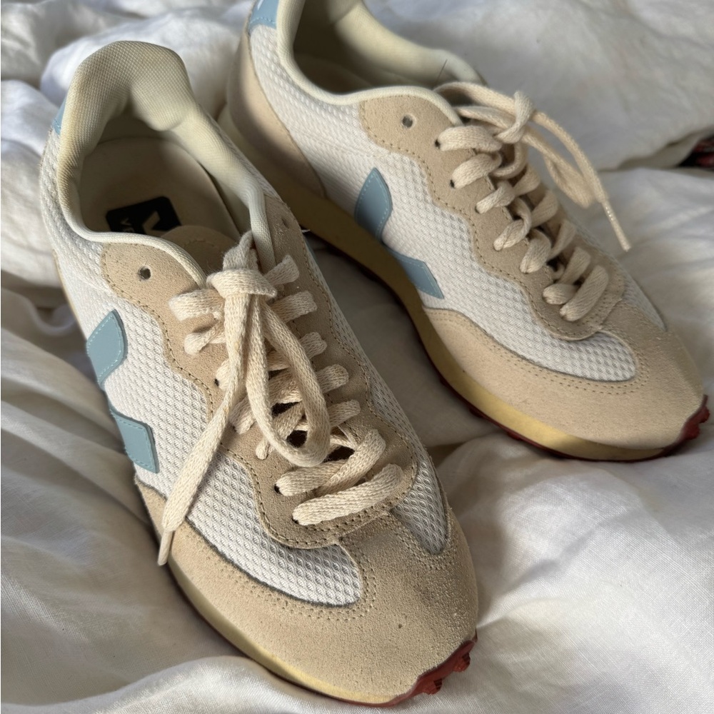 NEW Veja Rio Branco Alveomesh Sneaker women size 7 cream gravel steel  MINT